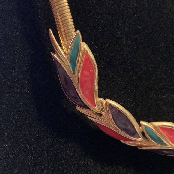 Vintage gold tone and enamel choker style /collar necklace. - Picture 2 of 6